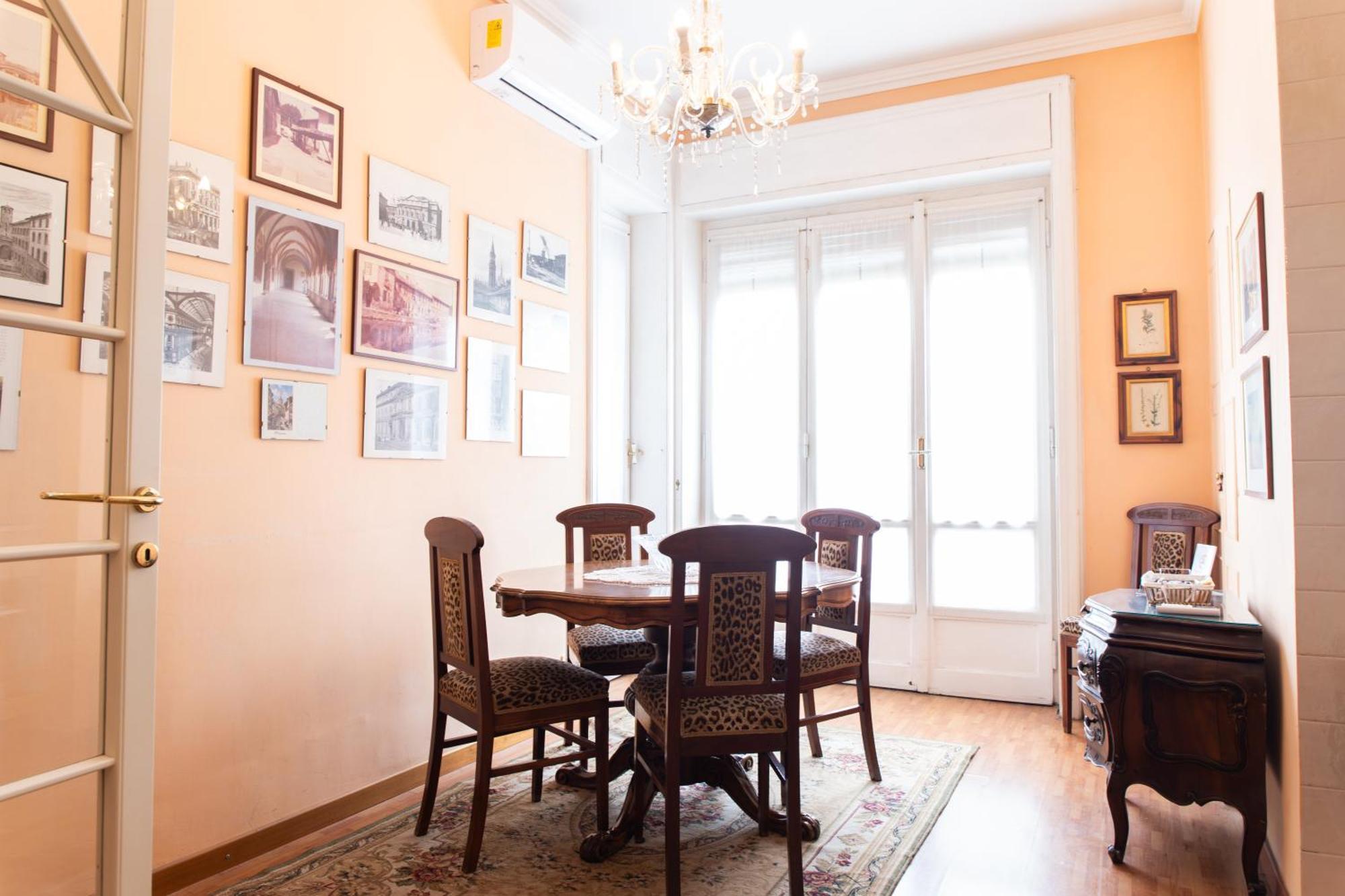 Duomo Walking Distance Elegant Flat With View Apartment Milan Bagian luar foto
